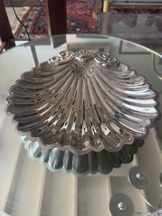 Image 1 of Large seashell-shaped trinket tray