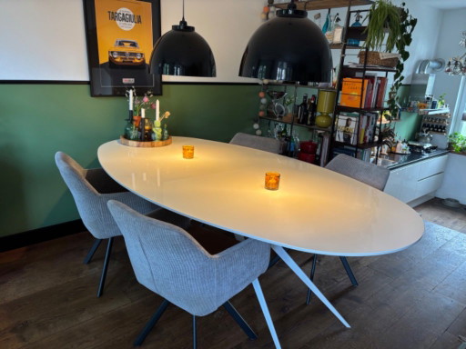 Tavolo da pranzo design Nouvel, piano ovale bianco 240 x 130 e base