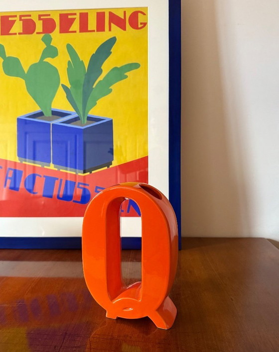 Image 1 of Space age oranje Q lettervormige keramische solifleur vaas, Marcel Radureau ca. 1970