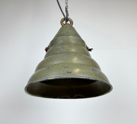 Image 1 of Groene industriële aluminium hanglamp, jaren 70