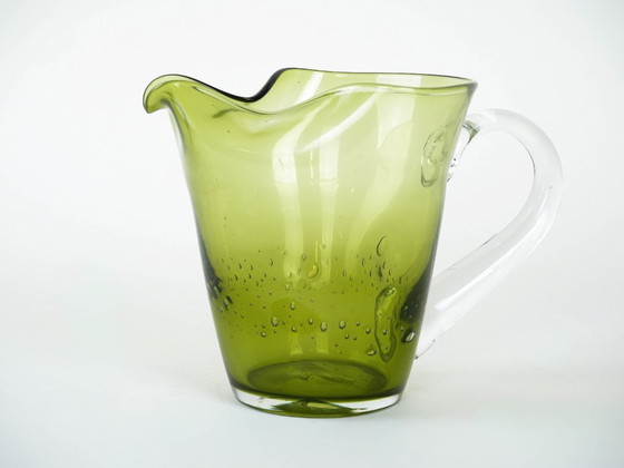 Image 1 of Jarra de cristal verde oliva, diseño italiano, años 60, fabricada en Italia.