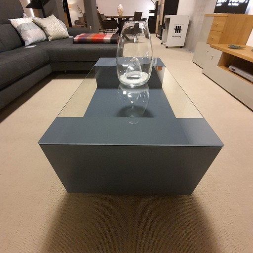Karat SU coffee table