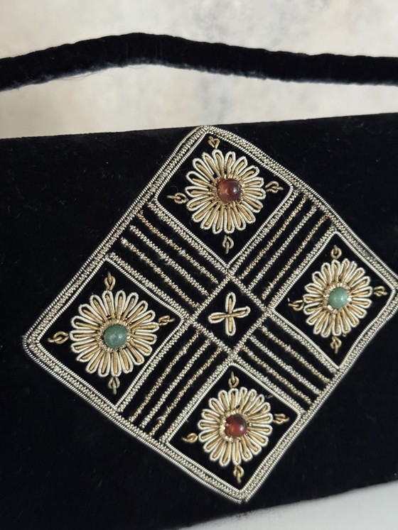 Image 1 of Fluwelen clutch met borduursels en steentjes, avondtasje met handvatten