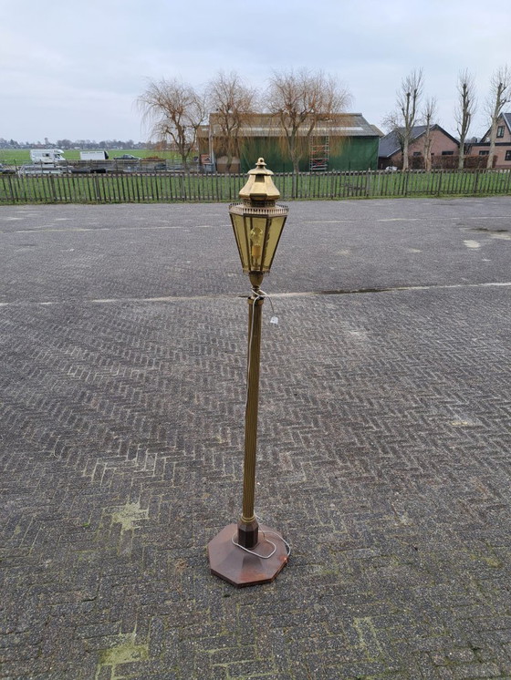 Image 1 of Goldfarbener Laternenpfahl aus Kupfer/Messing