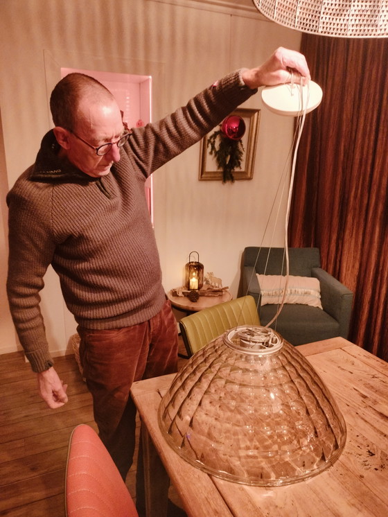 Image 1 of Lampe suspendue, table à manger en verre