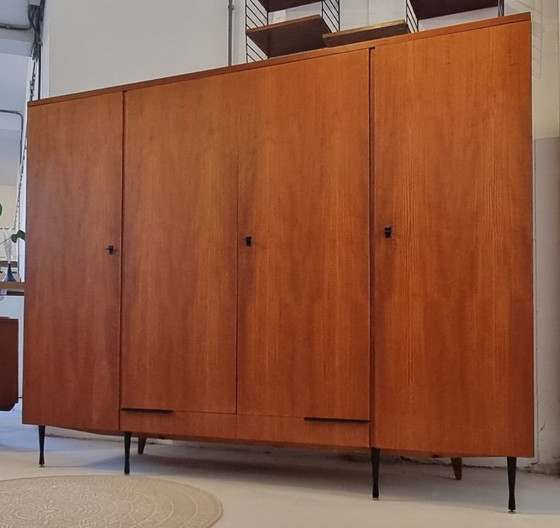 Mid Century Kleiderschrank – Kleiderschränke, Holz (photo 4 of 24)