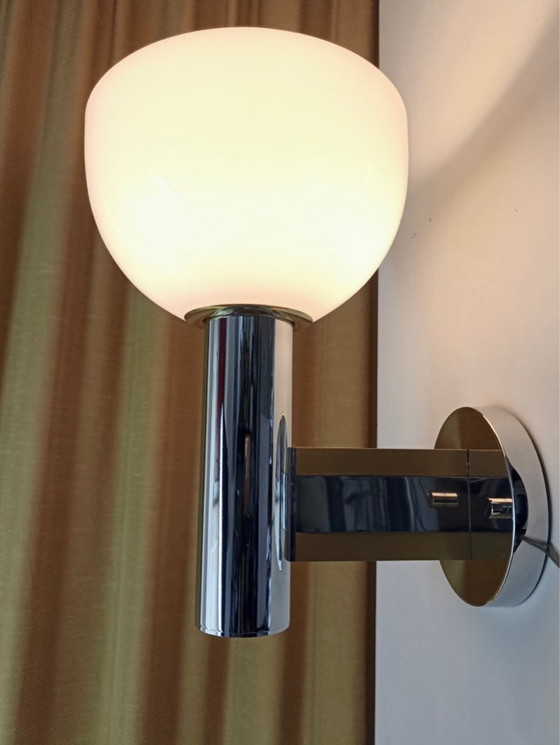 Image 1 of Gaetano Sciolari 1970s dos apliques de cromo y pantallas de cristal. Nuevo de stock antiguo.