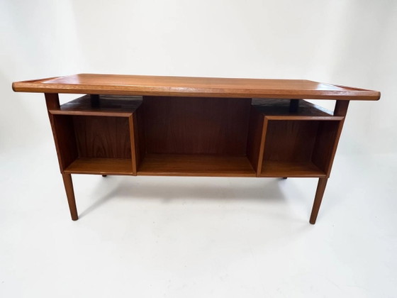 Bureau en teck Peter Løvig Nielsen, Danemark années 1960, autoportant, bureau de direction Mid Century (photo 5 of 17)