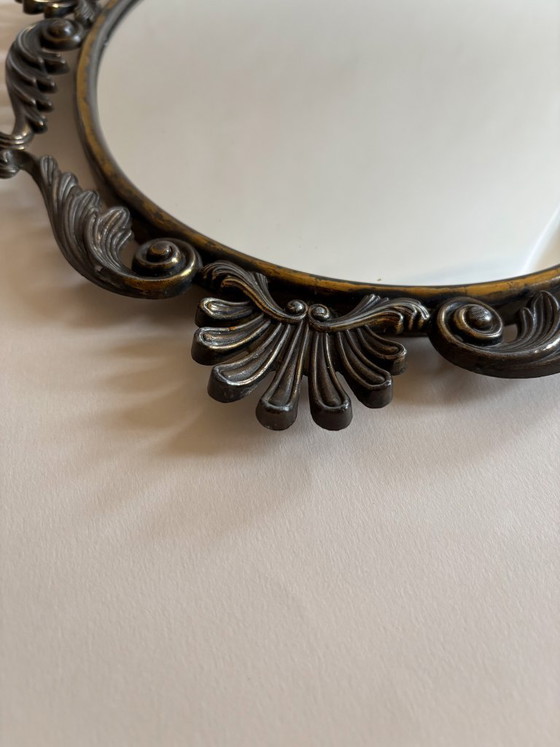 Image 1 of Specchio ovale vintage con cornice in ottone