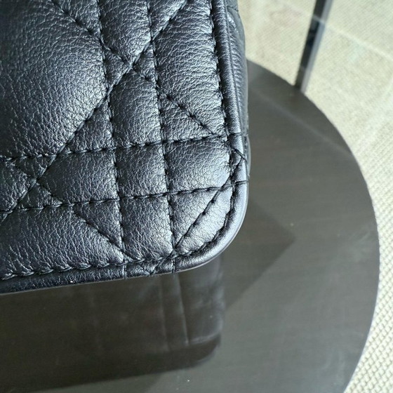 Image 1 of DIOR CARO MEDIUM - CANNAGE KALFSLEER MET NERF, ZWART, GOUDEN BESLAG