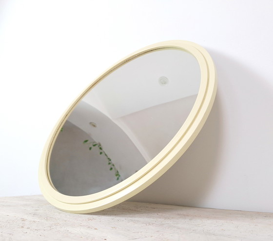 Image 1 of Badkamer ronde spiegel/ Retro make-up spiegel/ Plastic spiegel/ 70s/ Vintage ronde wandspiegel