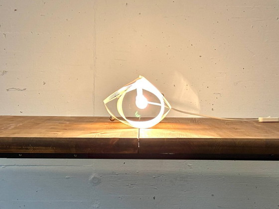 Image 1 of Lampe de table design à structure perforée, signée NIMEX, datant de 2001.