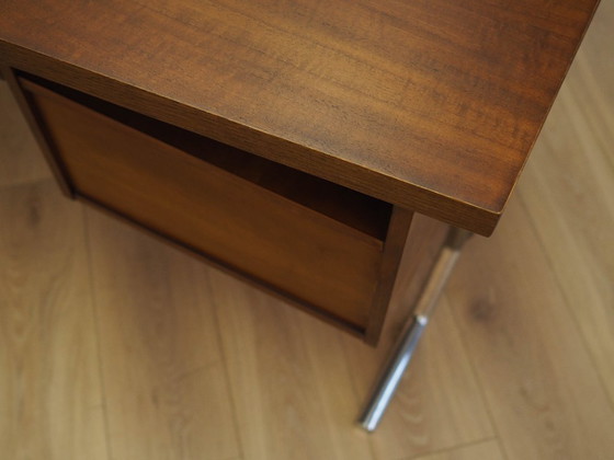 Image 1 of Scrivania in noce, design italiano, anni '70, realizzata in Italia.