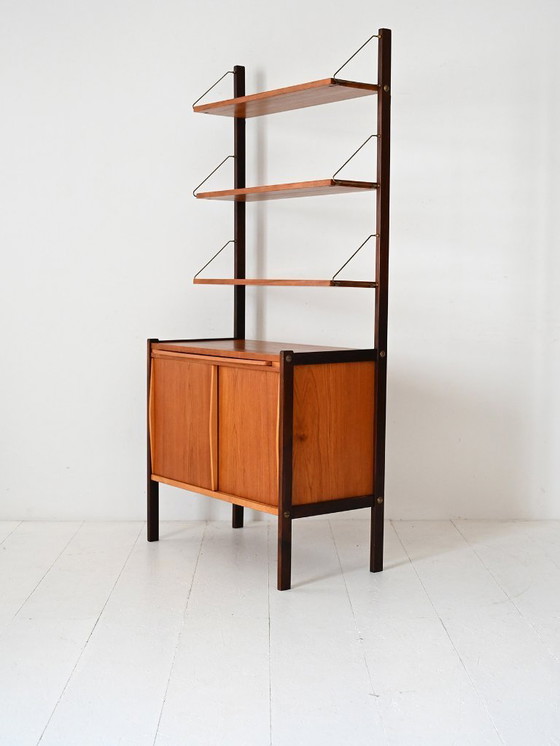 Image 1 of Bibliothèque scandinave vintage avec bureau coulissant et supports en laiton