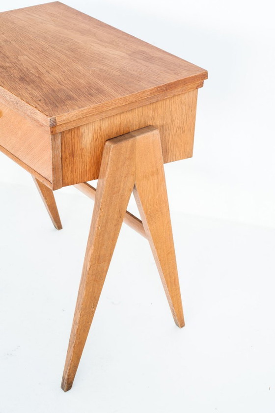 Consolle o tavolino vintage. Gambe oblique in rovere - Francia anni '60 – Console, Wood (photo 12 of 13)