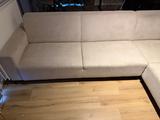 Sofá de salón color beige claro