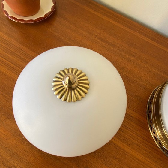 Image 1 of Paire d'appliques plafonniers anciens demi sphérique en verre blanc et laiton doré 1950 1960