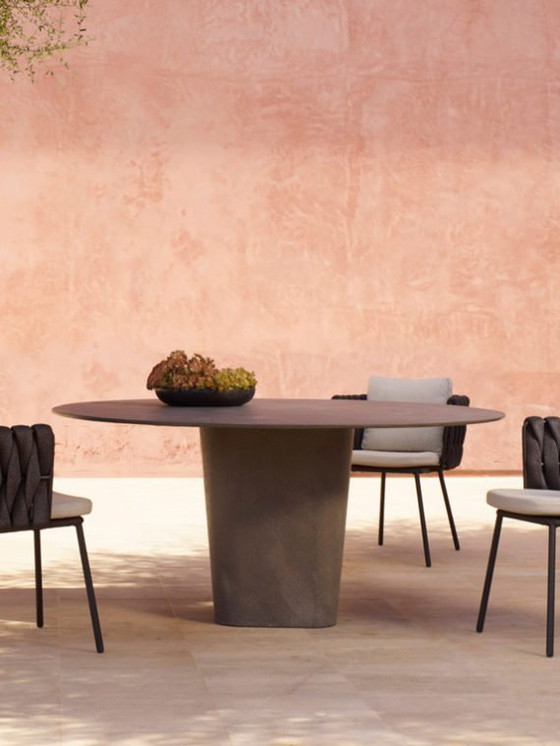 Image 1 of Tribu TAO mesa de jardín de hormigón 160cm Monica Armani