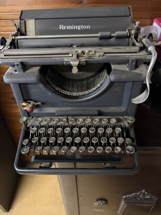 Image 1 of Machine à écrire vintage Remington Standard n° 16 (années 1930) – Style industriel

