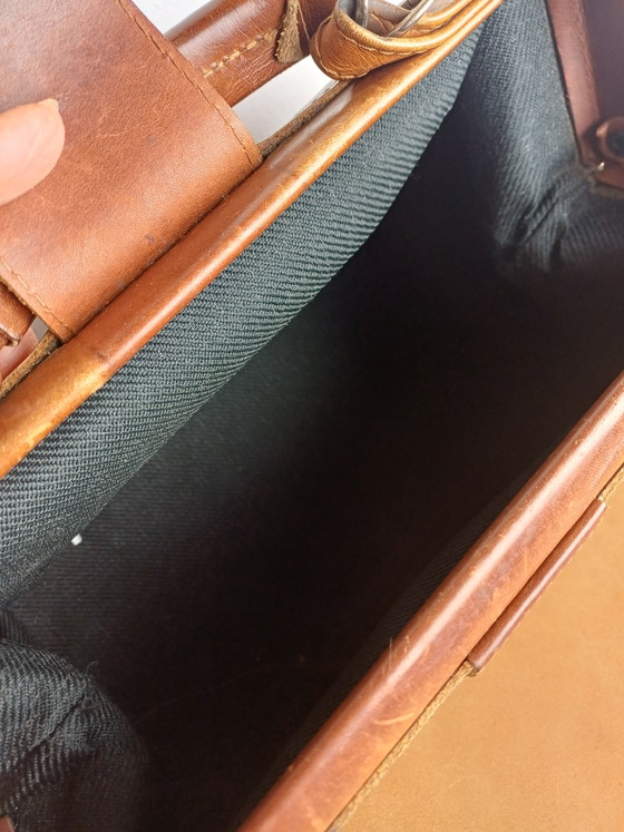 Borsa da medico media in pelle marrone – Fred de la Bretoniere, Borse a mano, Leather, Metal (photo 9 of 9)