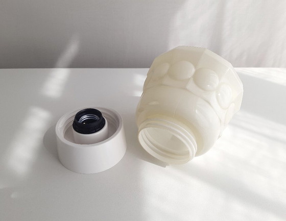 Image 1 of Beige glazen art deco plafondlamp van Thabur in Den Haag, medium variant, art deco lamp glazen bol