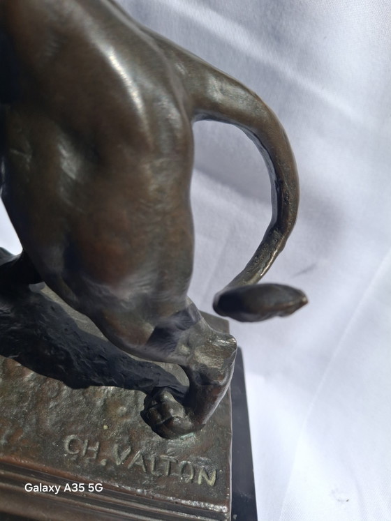 Image 1 of Antiek bronzen beeld "Roaring Lion" naar Charles Valton (1851-1918) – gietersmerk JB Déposé Paris, ca. 5 kg