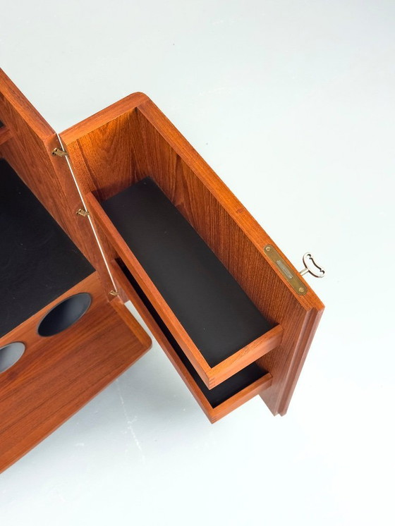 Image 1 of Mueble bar de teca de Illum Wikkelsø para CFC Silkeborg, años 60