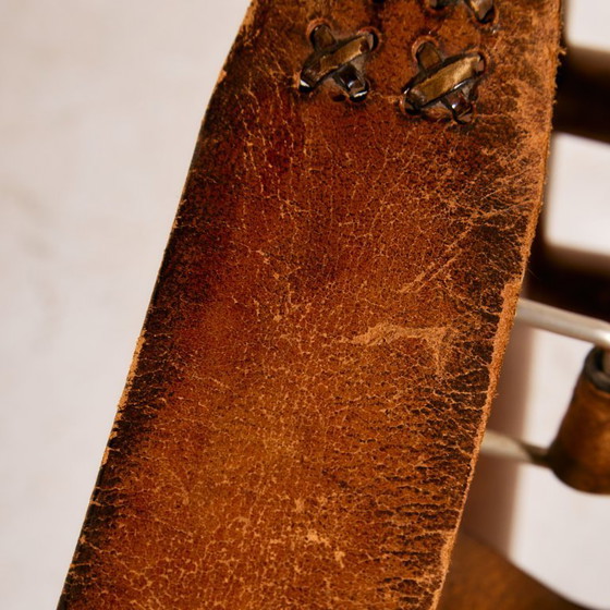 Image 1 of Poltrona e pouf in pelle di vitello ungherese, set da 2