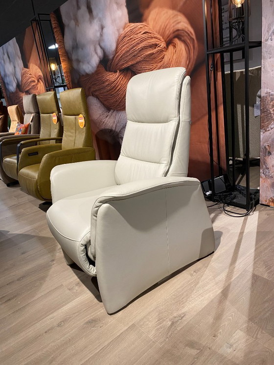 Image 1 of Relaxfauteuil Hukla Large 2 motorig met sta-op functie