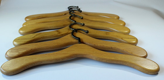 Image 1 of 6 cintres élégants et solides en bois/métal - vintage