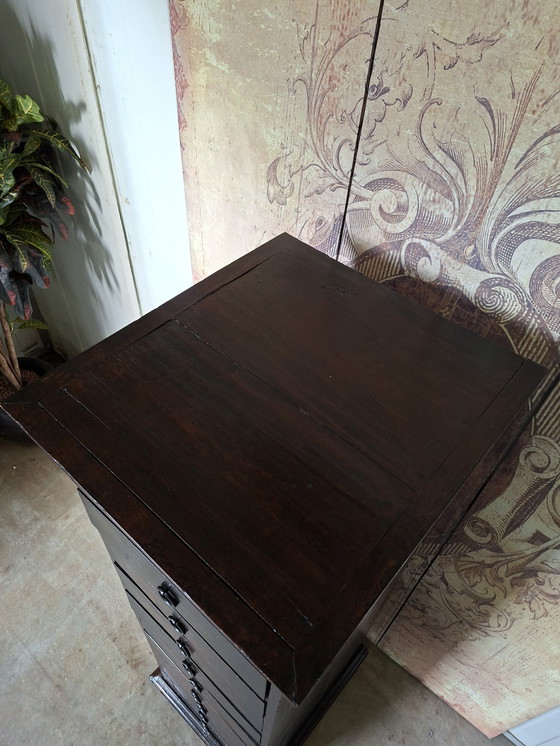 Image 1 of Koloniaal teakhouten ladenkast, apothekerskast, archiefkast afm. 42x47cm en 136cm hoog.