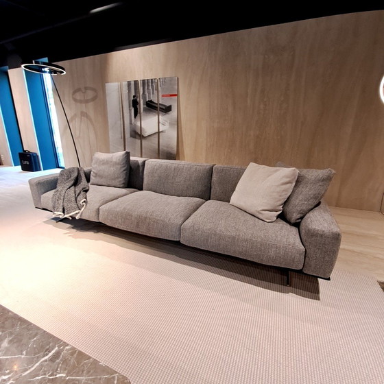 Image 1 of xxxx reused corner sofa