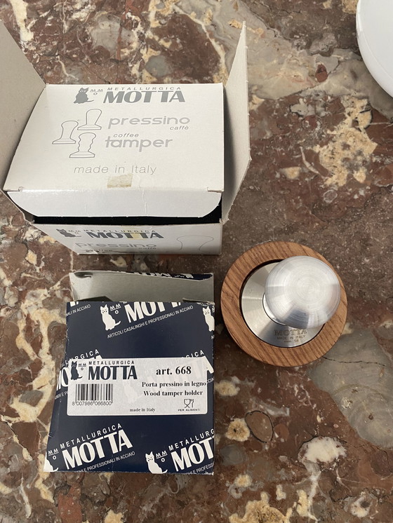 Image 1 of Motta Koffietamper + Houten Houder