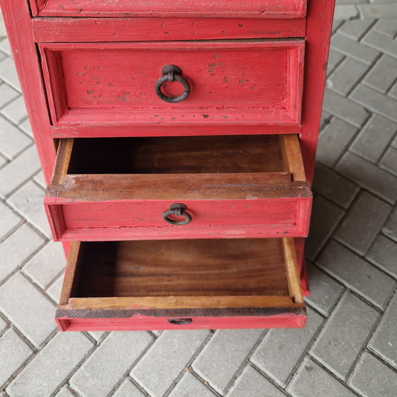Image 1 of Commode pyramidale des années 90, armoire bohème rouge