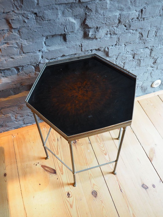 Image 1 of Mesa auxiliar Charles & Fils con patas de león y madera de raíz hexagonal