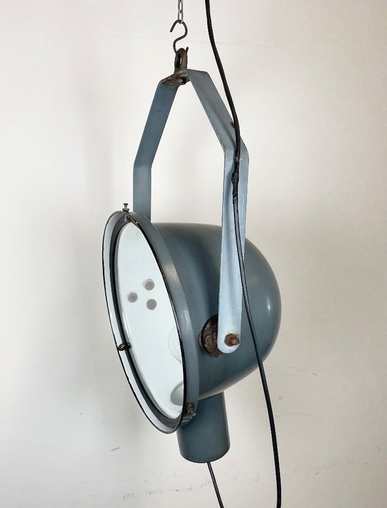 Image 1 of Projecteur industriel en émail gris avec couvercle en verre, années 1950