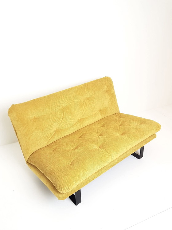 Artifort Kho Liang Le Bank 1,5 Zit Nieuw Gestoffeerd Gele Rib – 2 zitsbanken, Metal, Textile, Vintage (photo 4 of 15)