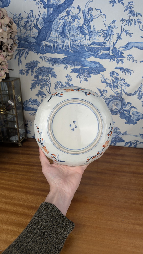 Image 1 of Piatto in porcellana Imari firmato con decoro di lago giapponese raffigurante un cervo fine XIX secolo
