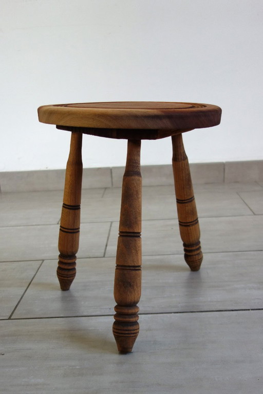 Brutalistischer Vintage Dreibein-Hocker, Frankreich, 1930er Jahre