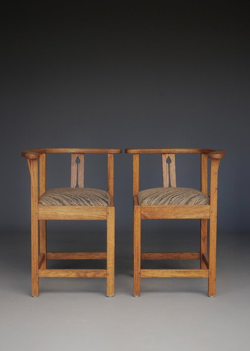 Chaises d'angle de style Arts and Crafts anglais Liberty & Co. 1920s