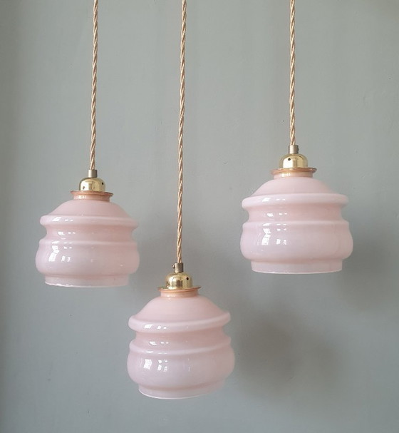 Image 1 of Set van 3 Vintage franse hanglampen - rose pastel opaline glas in Art Deco stijl 