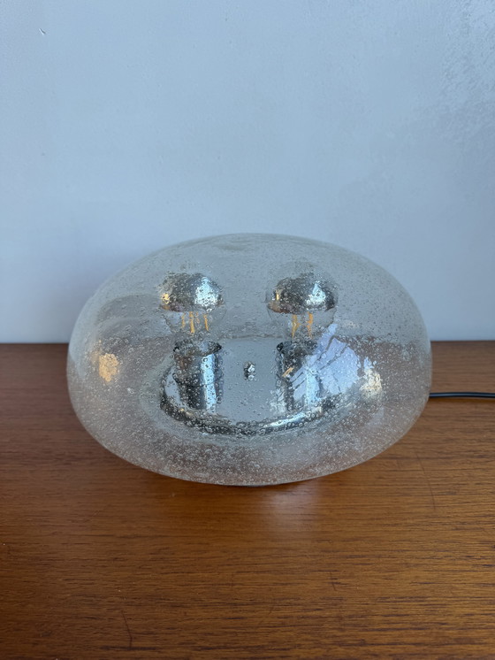 Image 1 of Lampe de table vintage en verre bullé - Élégance de l'ère spatiale