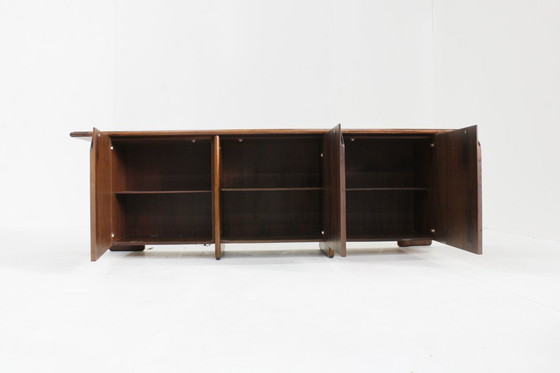 Image 1 of Vintage Italiaans notenhouten dressoir van Ammannati en Vitelli voor Catalano