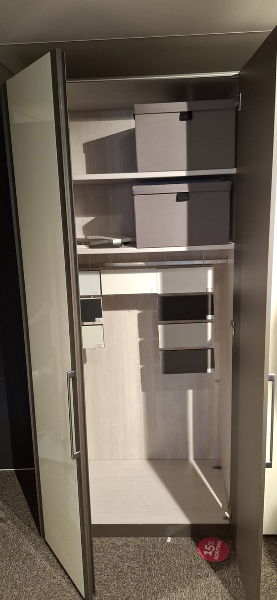 Image 1 of SPLINTERNIEUWE KLEDINGKAST