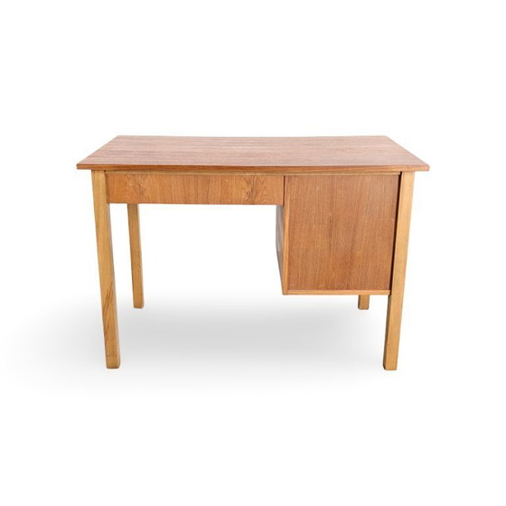 Image 1 of Origineel bureau uit het midden van de vorige eeuw, gemaakt van teakhout en eikenhout, vintage Deens design.