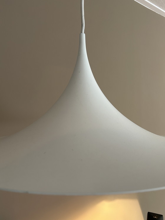 Image 1 of Iconic Gubi Semi pendant lamp – white, Ø47 cm, with original box