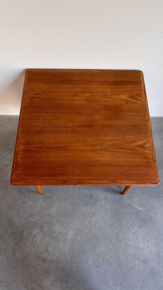 Image 1 of Table de salle à manger vintage en teck carré