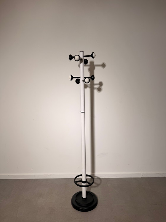Image 1 of Porte-manteau autoportant moderniste