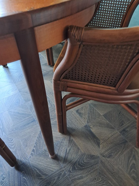 Round extendable wooden Dining table (photo 4 of 6)