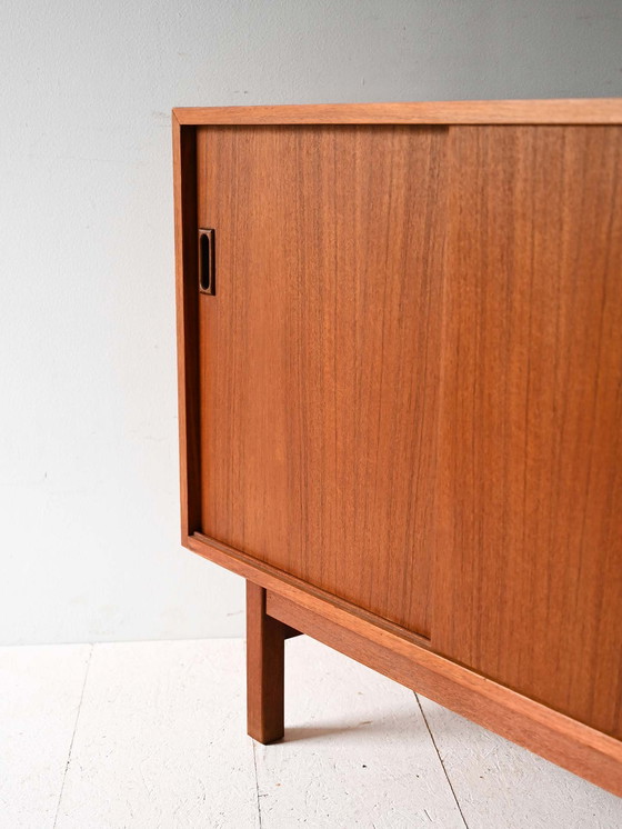 Image 1 of Skandinavisches Sideboard aus Teakholz mit Schiebetüren, 1960er Jahre